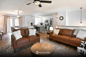 Across from the Ark - Sleeps 8